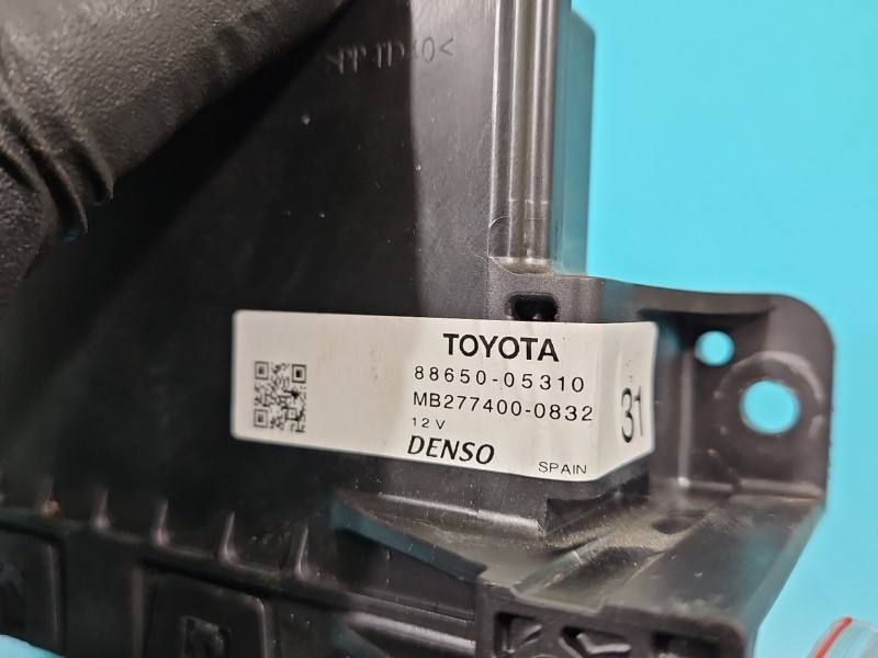 Блок керування модуль Toyota Avensis T27 88650-05310 — фото деталі 3
