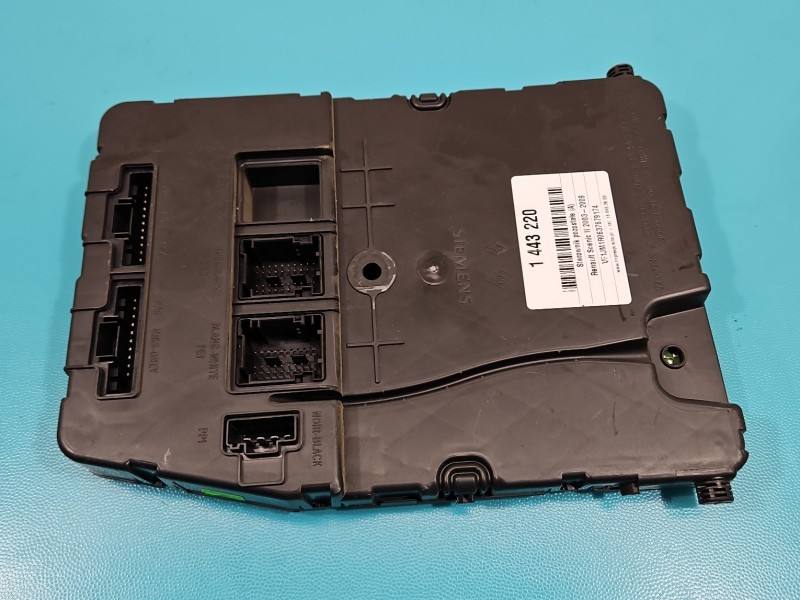 Блок керування модуль Renault Scenic 2 8200780018 — фото деталі 2