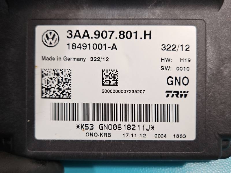 Блок керування модуль Volkswagen Passat B7 3AA907801H — фото деталі 3