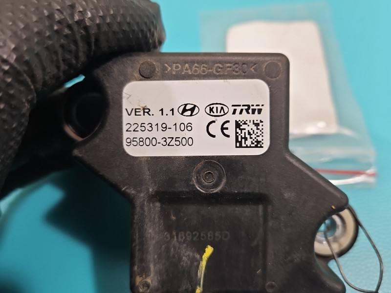 Блок управления модуль Hyundai I40 95800-3Z500 — фото детали 3