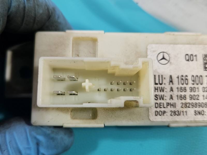 Блок керування модуль Mercedes B W246 A1669007101 — фото деталі 4