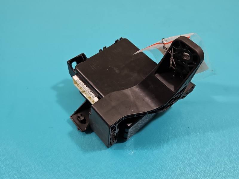 Блок керування модуль Toyota Land Cruiser 82731-60250