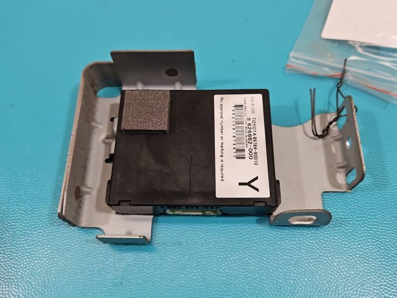 Блок керування модуль Toyota Land Cruiser 89784-60010 — фото деталі 2