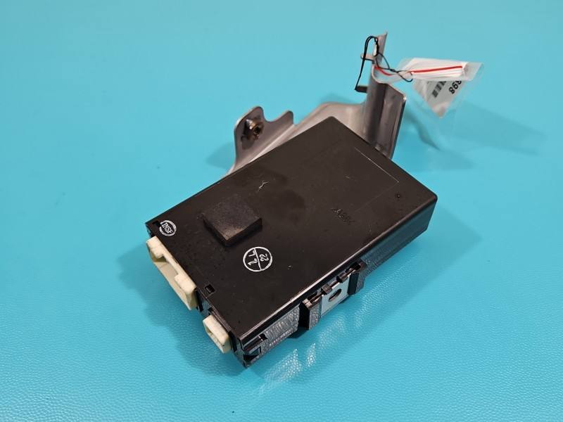 Блок керування модуль Toyota Land Cruiser 89815-60050 — фото деталі 2
