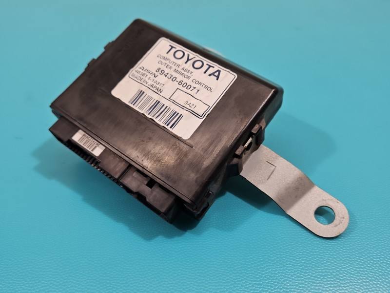 Блок керування модуль Toyota Land Cruiser 89430-60071