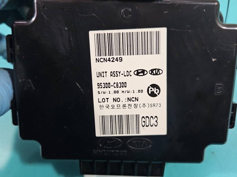 Блок керування модуль Hyundai I20 95300-C8300 — фото деталі 5