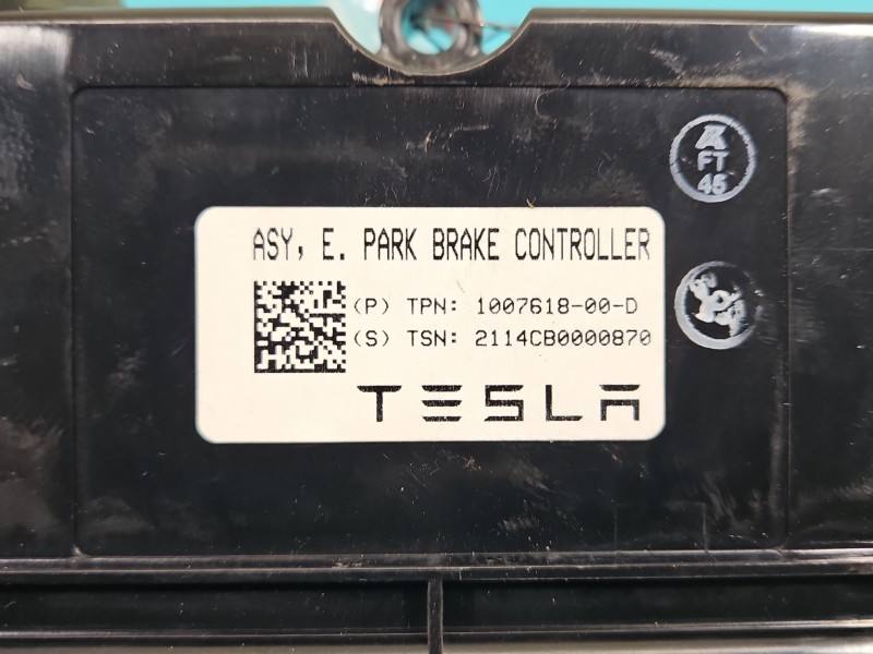 Блок керування модуль Tesla Model S 1007618-00-D — фото деталі 3