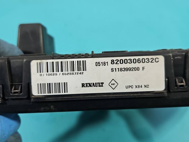 Блок керування модуль Renault Megane 2 8200306032C — фото деталі 5