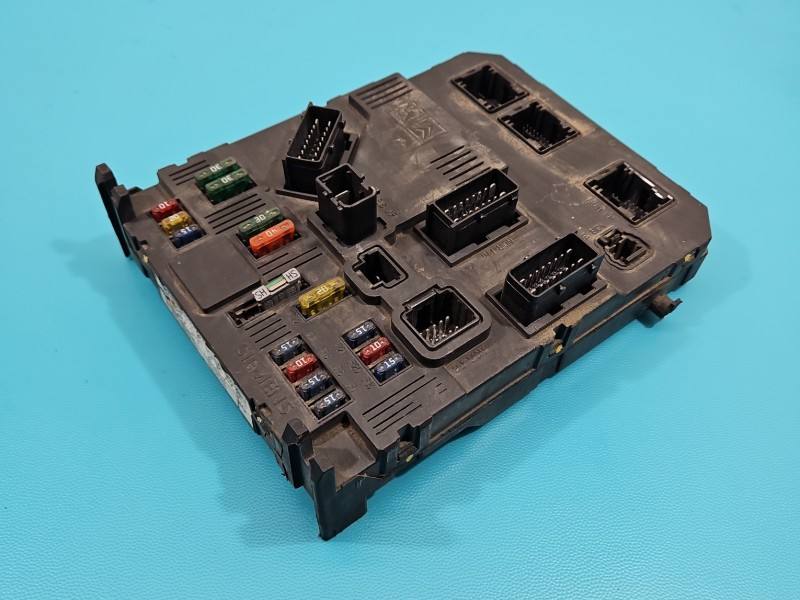 Блок управления модуль Citroen C2 9652474380