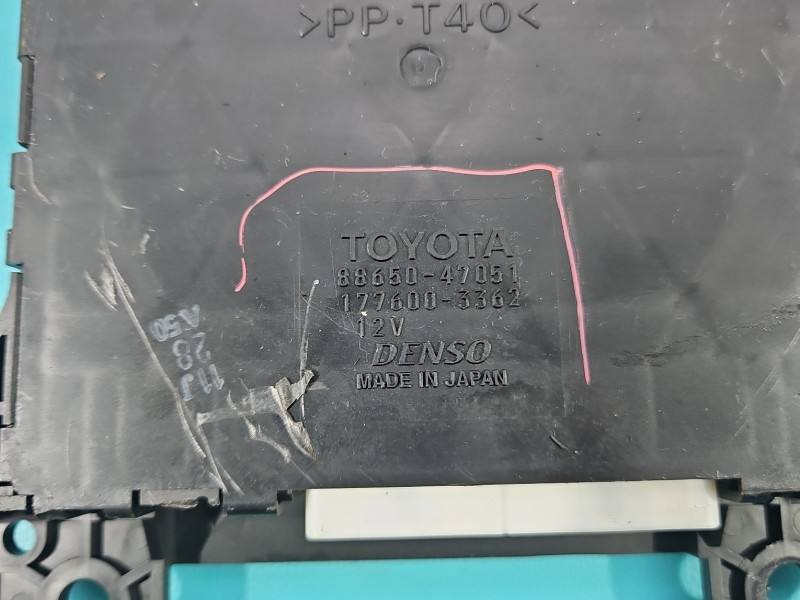 Блок керування модуль Toyota Prius 88650-47051 — фото деталі 6