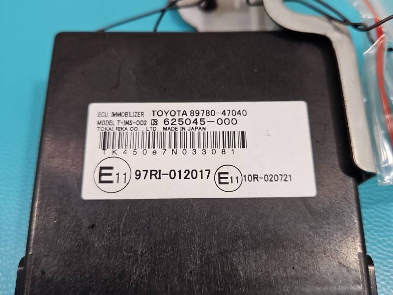 Блок керування модуль Toyota Prius 89780-47040 — фото деталі 3