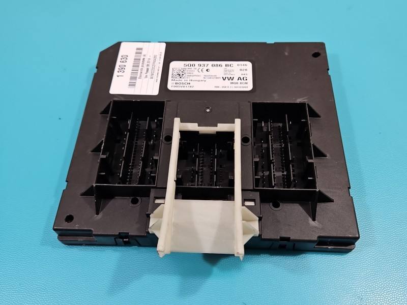 Блок керування модуль Volkswagen Passat B8 5Q0937086BC — фото деталі 2
