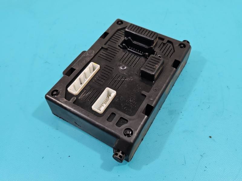 Блок керування модуль Renault Modus 8200528486