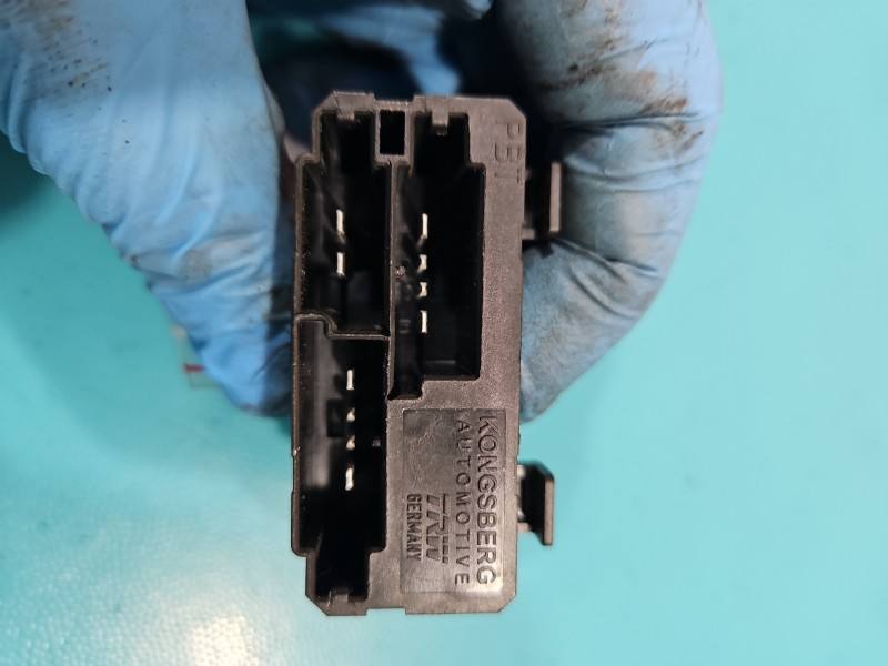 Блок керування модуль Toyota Avensis T25 87501-0W0100 — фото деталі 3