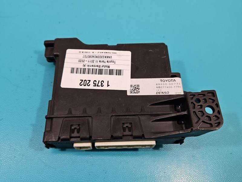 Блок керування модуль Toyota Yaris 3 88650-0D732 — фото деталі 2