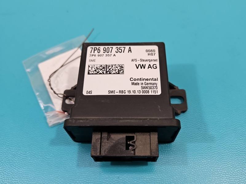 Блок керування модуль Volkswagen Golf 7 7P6907357A — фото деталі 2