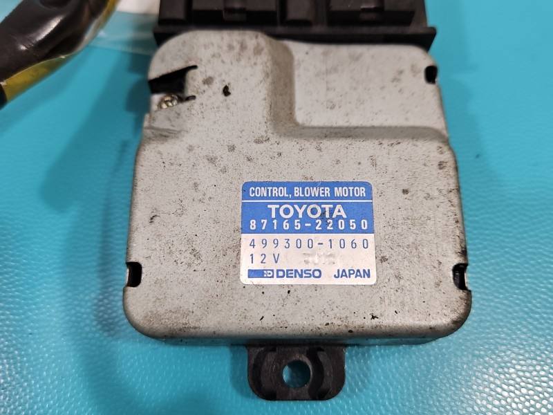 Блок керування модуль Lexus IS 87165-22050 — фото деталі 3