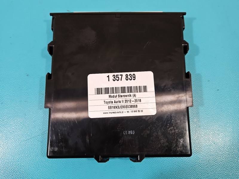 Блок керування модуль Toyota Auris 89990-02161 — фото деталі 5