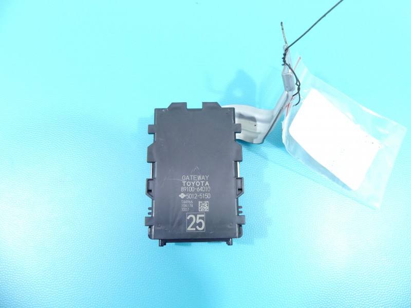 Блок керування модуль Toyota Verso 89100-64010 — фото деталі 2
