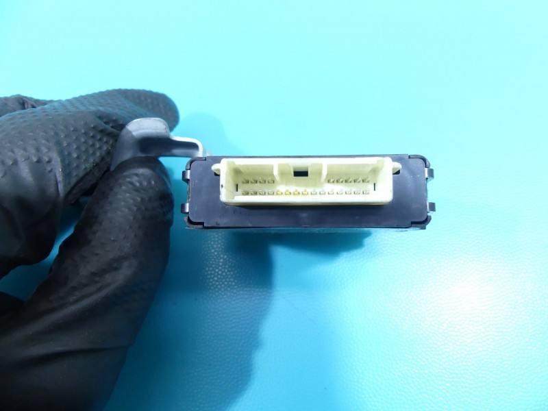Блок керування модуль Toyota Auris 89960-12090 — фото деталі 3
