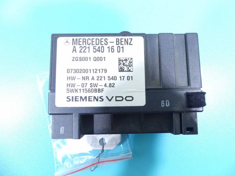 Блок керування модуль Mercedes C W204 A2215401601 — фото деталі 2