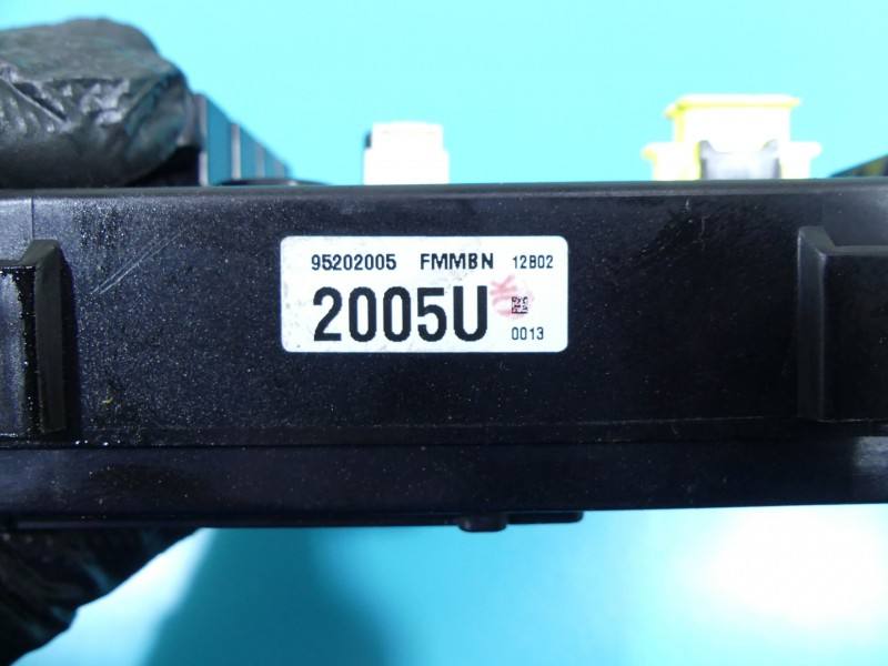 Блок управления модуль Chevrolet Captiva 95202005 — фото детали 3
