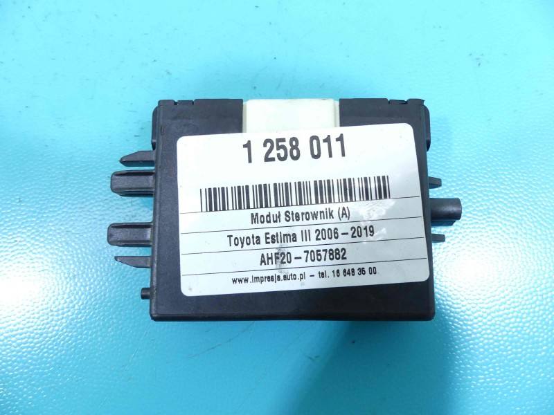 Блок керування модуль Toyota Estima 89784-28011 — фото деталі 4