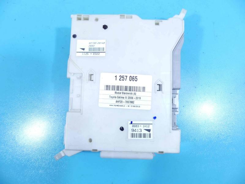 Блок керування модуль Toyota Estima 82730-28142 — фото деталі 2