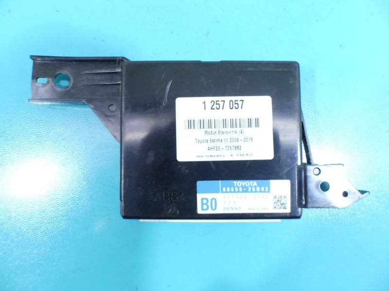 Блок керування модуль Toyota Estima 88650-28B02 — фото деталі 2