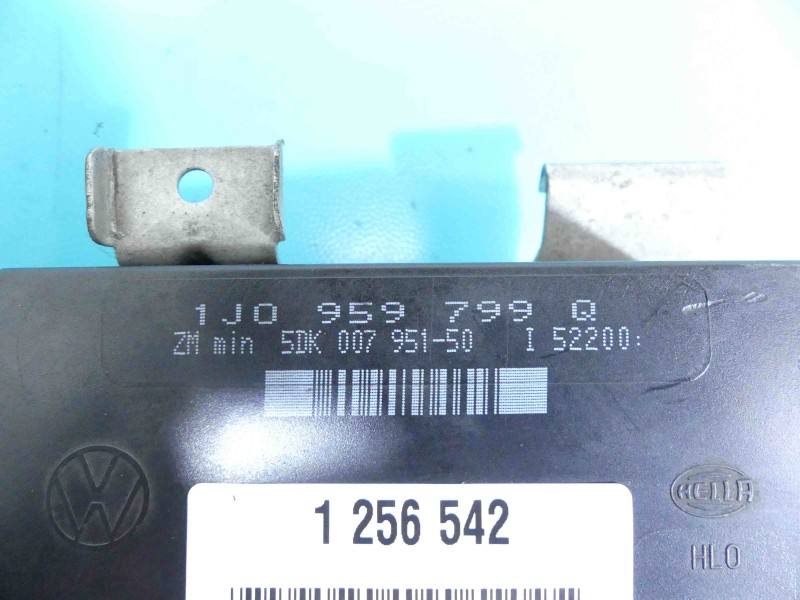 Блок керування модуль Skoda Octavia 1 1J0959799Q — фото деталі 3