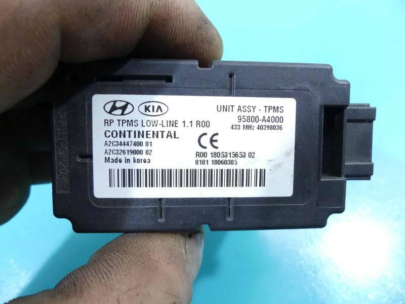 Блок управления модуль Kia Carens 95800-A4000 — фото детали 3