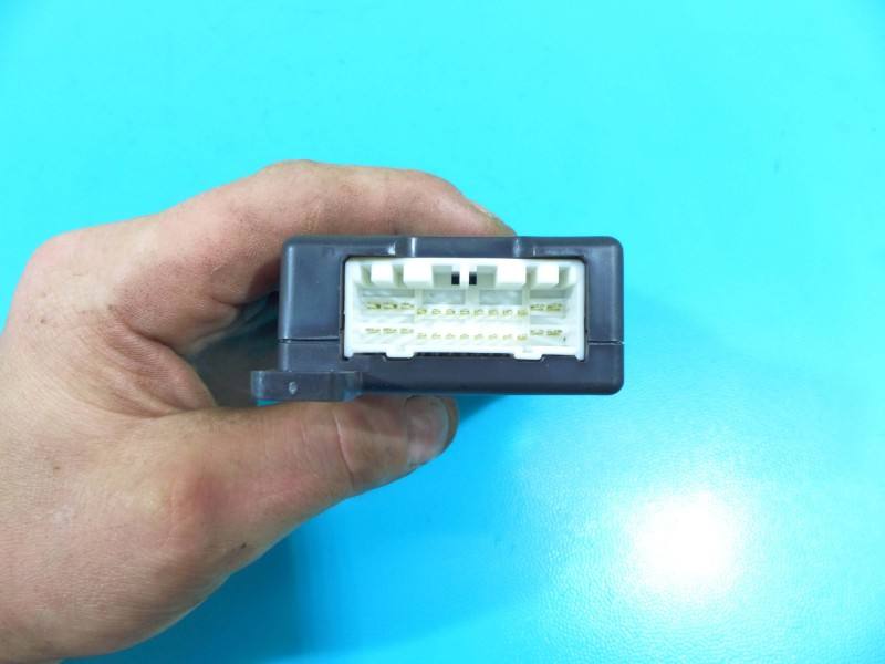 Блок керування модуль Kia Stonic 88540-H8000 — фото деталі 3