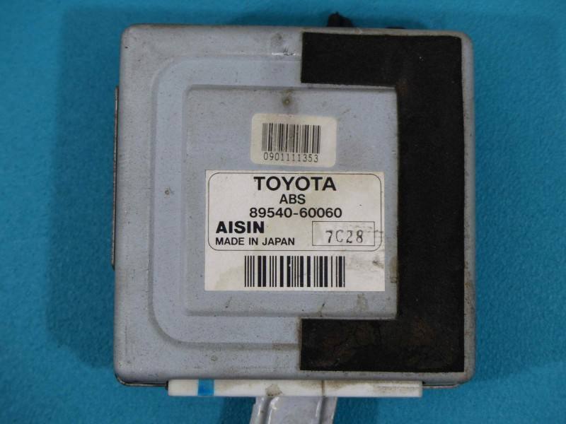 Блок керування модуль Toyota Land Cruiser 89540-60060 — фото деталі 3