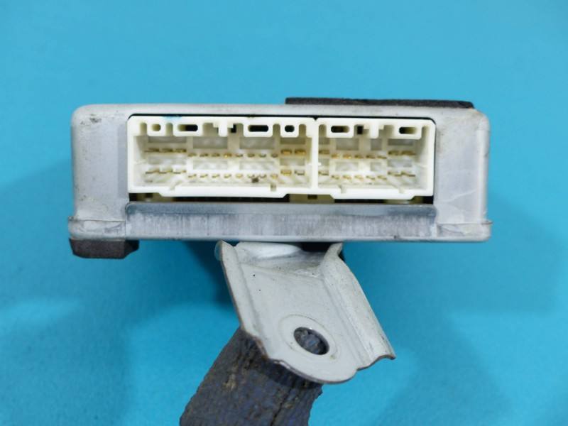 Блок керування модуль Toyota Land Cruiser 89540-60060 — фото деталі 4