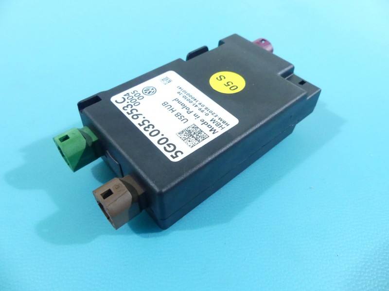Блок керування модуль Volkswagen Passat B8 5Q0035953C