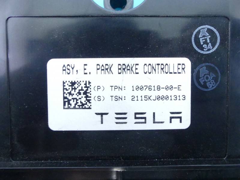 Блок керування модуль Tesla Model S 1007618-00-E — фото деталі 3