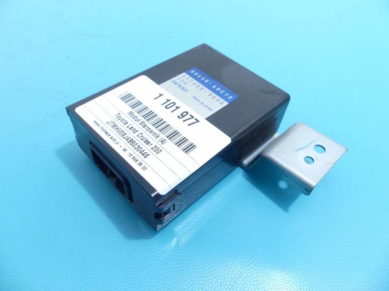 Блок керування модуль Toyota Land Cruiser 88650-60C70