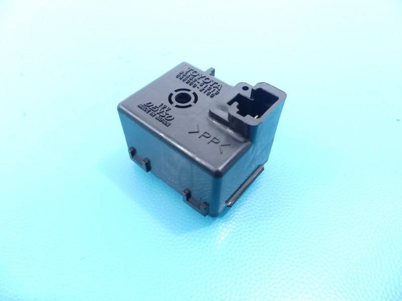 Блок керування модуль Toyota Land Cruiser 86652-51010