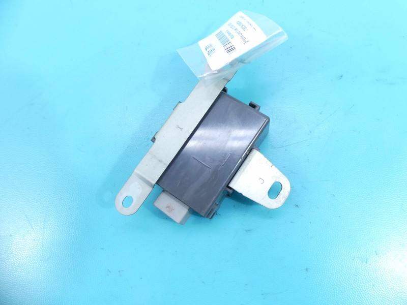 Блок керування модуль Toyota Land Cruiser 89111-60020 — фото деталі 2