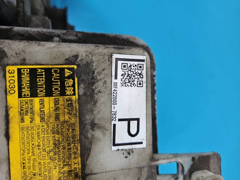 Вентилятор радіатора дифузор Toyota Yaris 3 MF422750-0459 — фото деталі 8