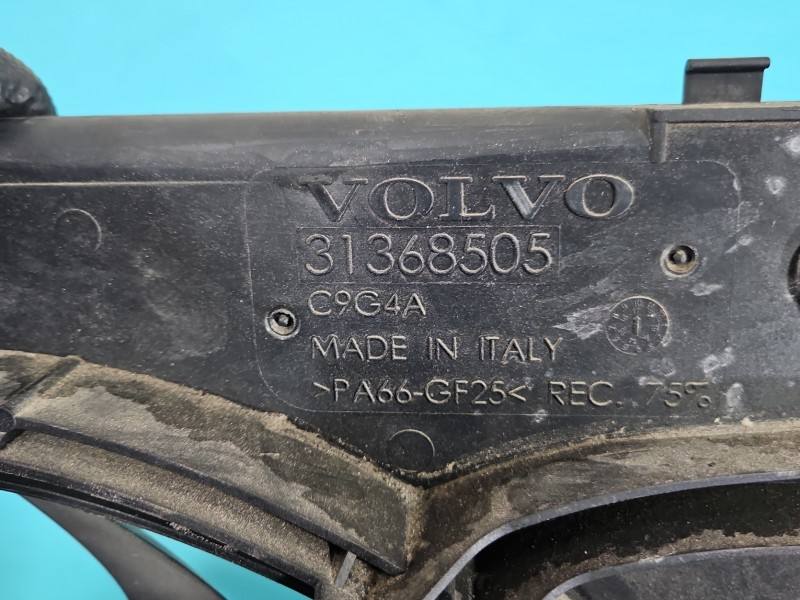 Вентилятор радіатора дифузор Volvo V40 31368505 — фото деталі 4