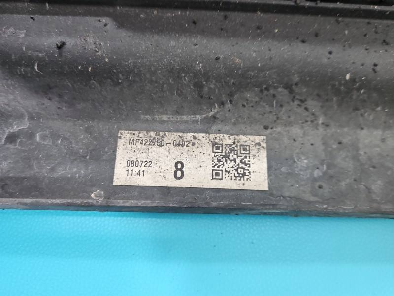 Вентилятор радіатора дифузор Toyota Yaris 2 MF422750-0492 — фото деталі 3