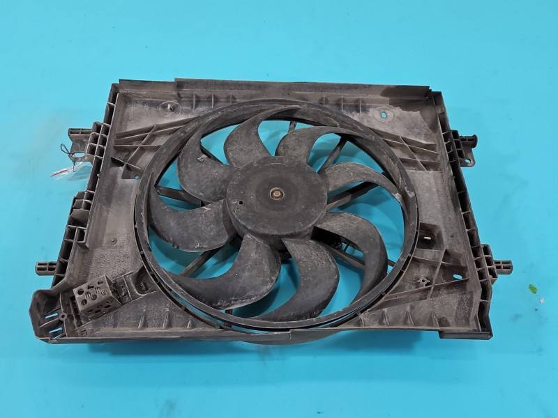 Вентилятор радиатора диффузор Dacia Sandero 214816812R-B