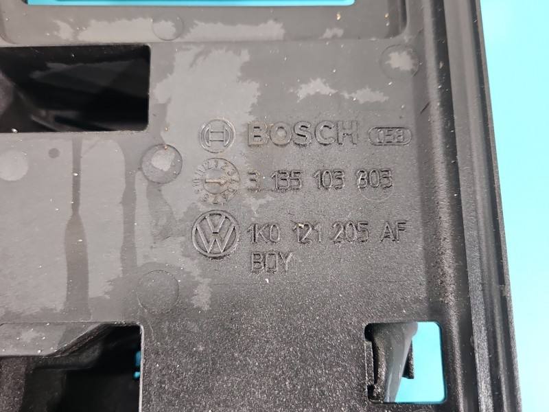 Вентилятор радіатора дифузор Volkswagen Golf 6 1K0121203AN — фото деталі 2