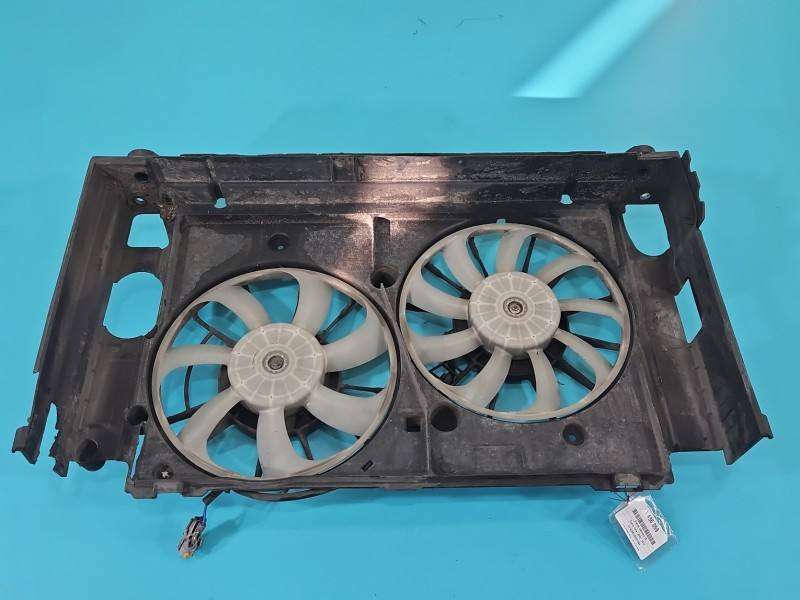 Вентилятор радіатора дифузор Toyota Auris 16040-0T490