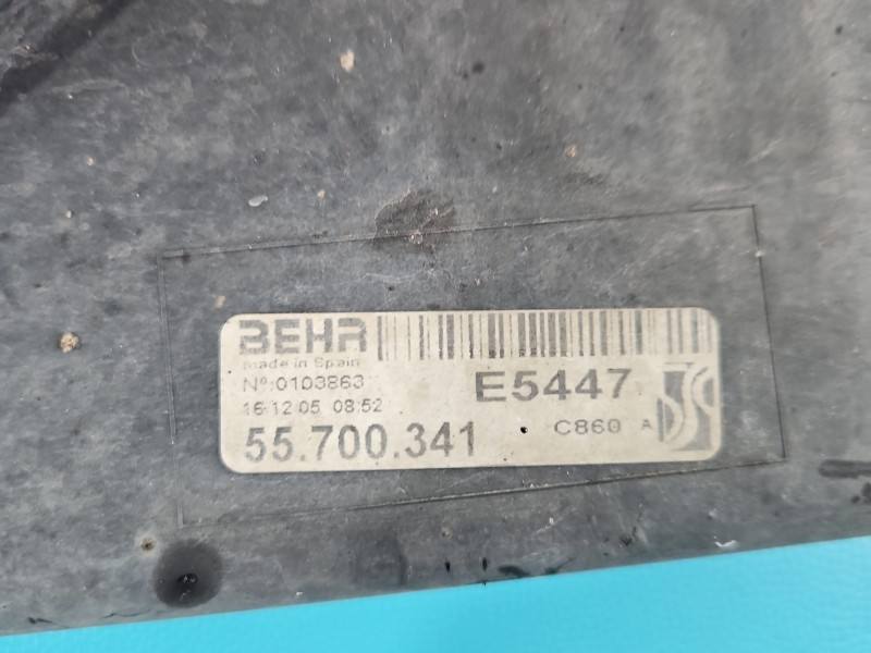 Вентилятор радіатора дифузор Fiat Punto 55700995 — фото деталі 6