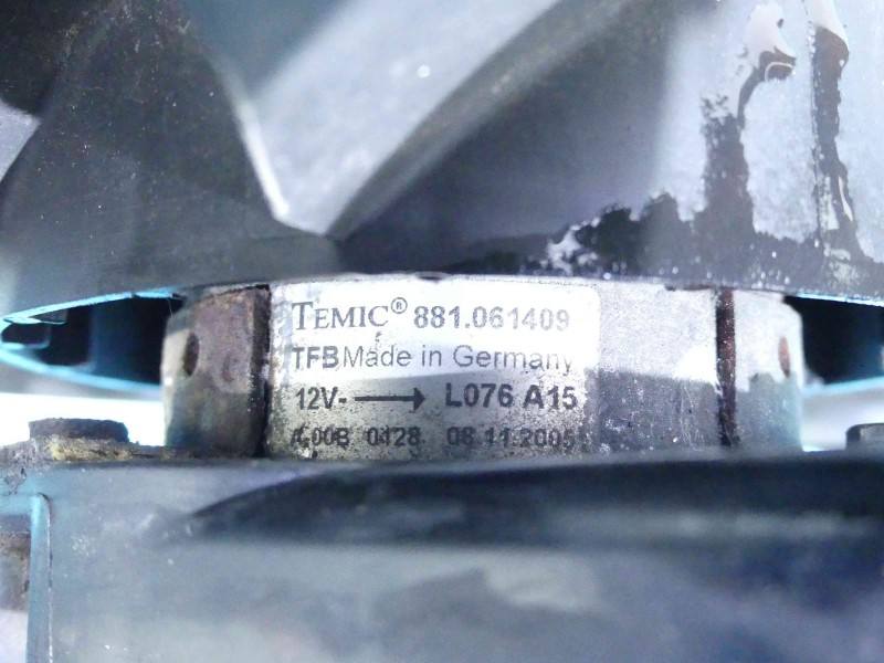 Вентилятор радіатора дифузор Volkswagen Fox 6Q0121207E — фото деталі 5