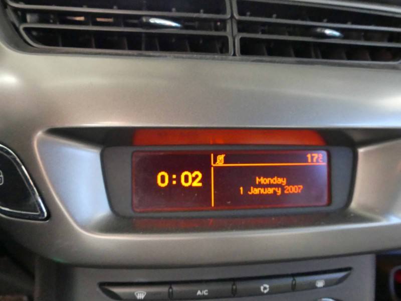 Монітор дисплей бортовий комп'ютер Citroen C3 98107406XT