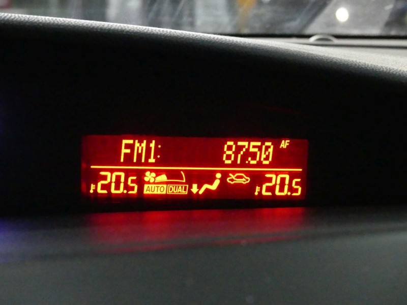 Монітор дисплей бортовий комп'ютер Mazda 3 BBP3611J0B — фото деталі 2