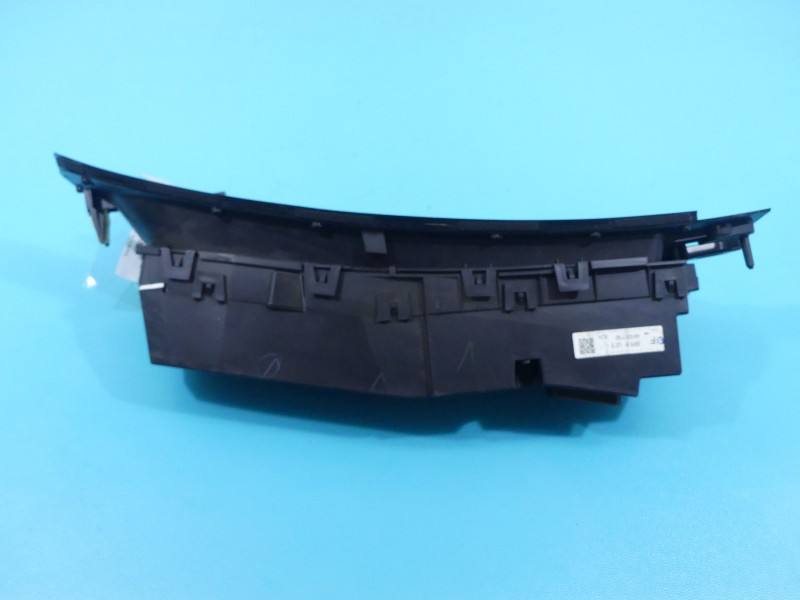 Монітор дисплей бортовий комп'ютер Mazda 3 BBP3611J0B — фото деталі 4
